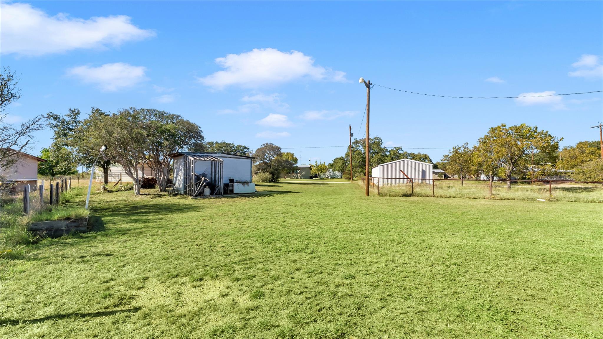 1415 Bee Ln, Tow, TX 78672