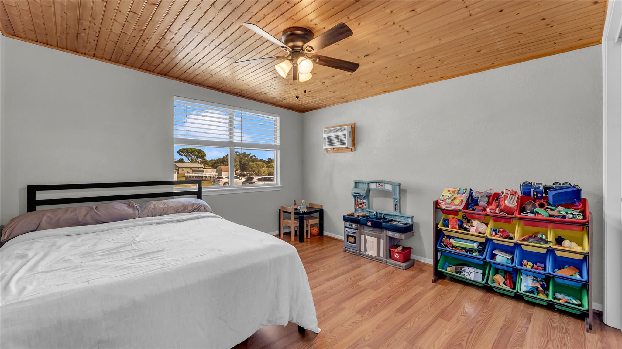 1415 Bee Ln, Tow, TX 78672