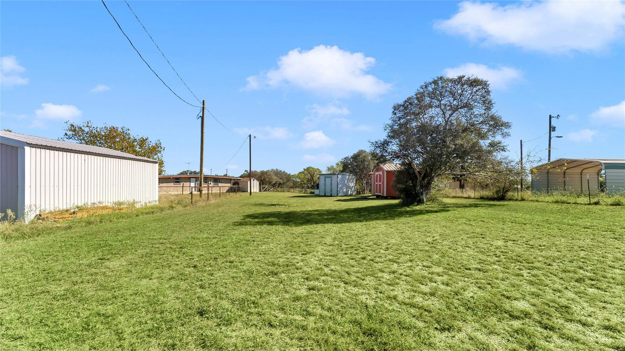 1415 Bee Ln, Tow, TX 78672