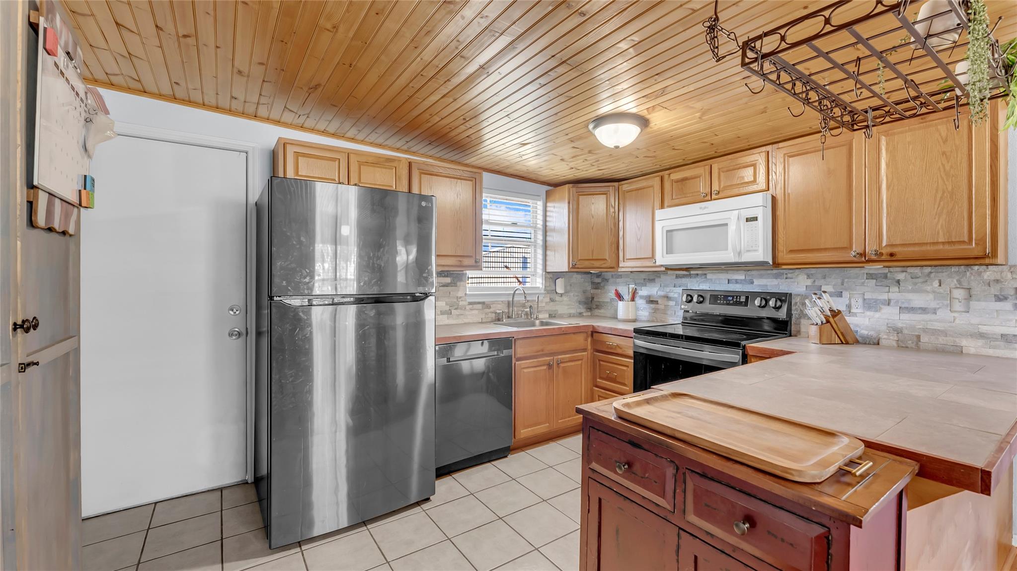 1415 Bee Ln, Tow, TX 78672