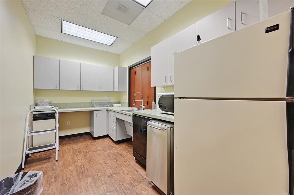 8001 Centre Park Dr # 120, Austin, TX 78754