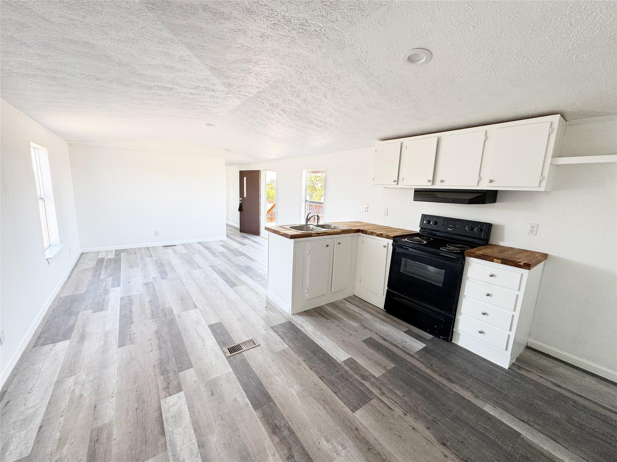 23038 White Hickory, Elmendorf, TX 78112