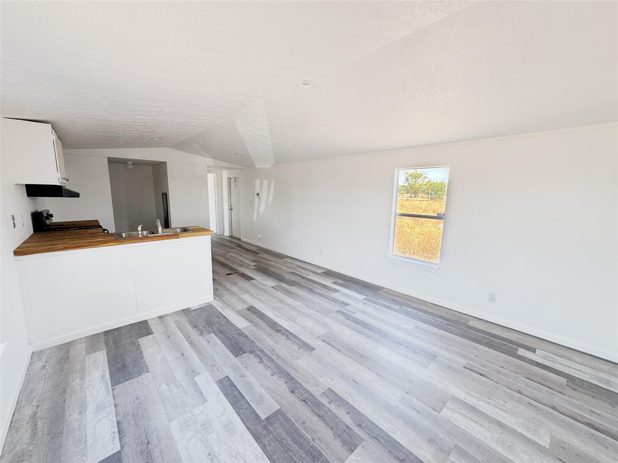 23038 White Hickory, Elmendorf, TX 78112