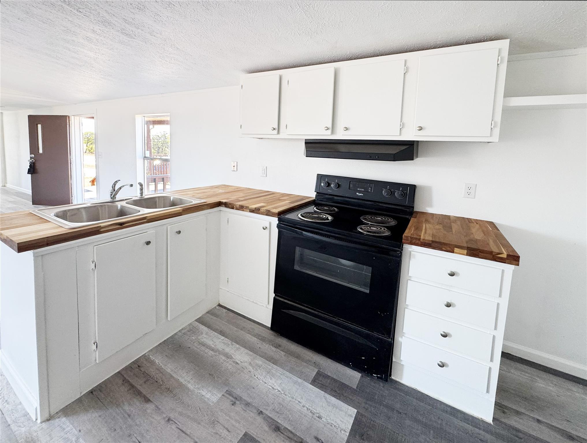 23038 White Hickory, Elmendorf, TX 78112