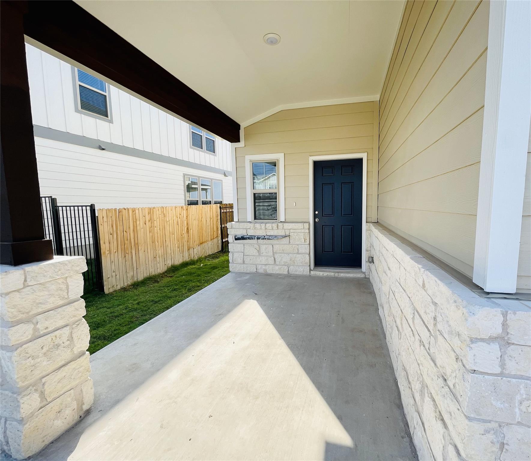 125 BENNINGTON Dr, Liberty Hill, TX 78642