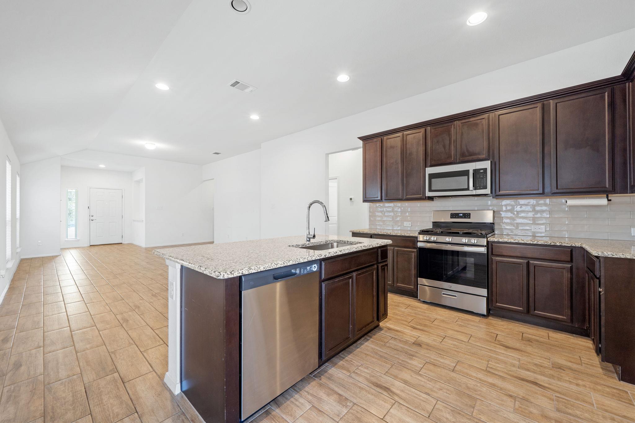 219 Trailside Ln, Bastrop, TX 78602