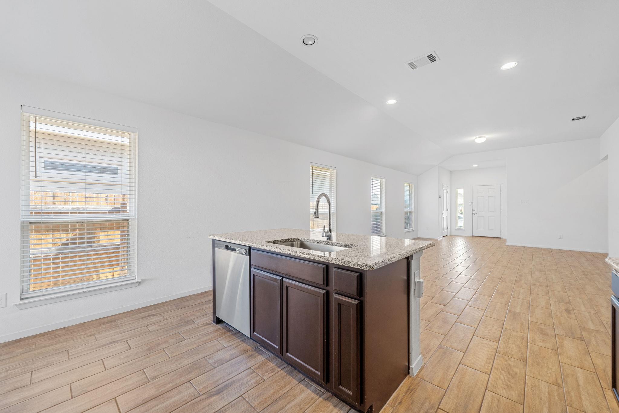 219 Trailside Ln, Bastrop, TX 78602