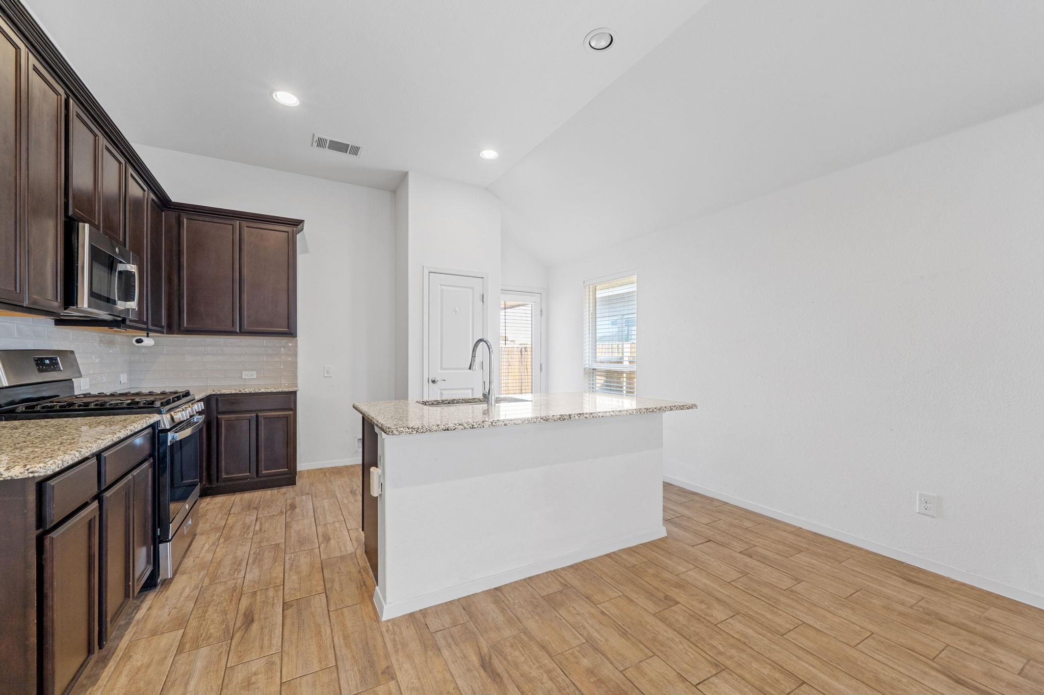 219 Trailside Ln, Bastrop, TX 78602