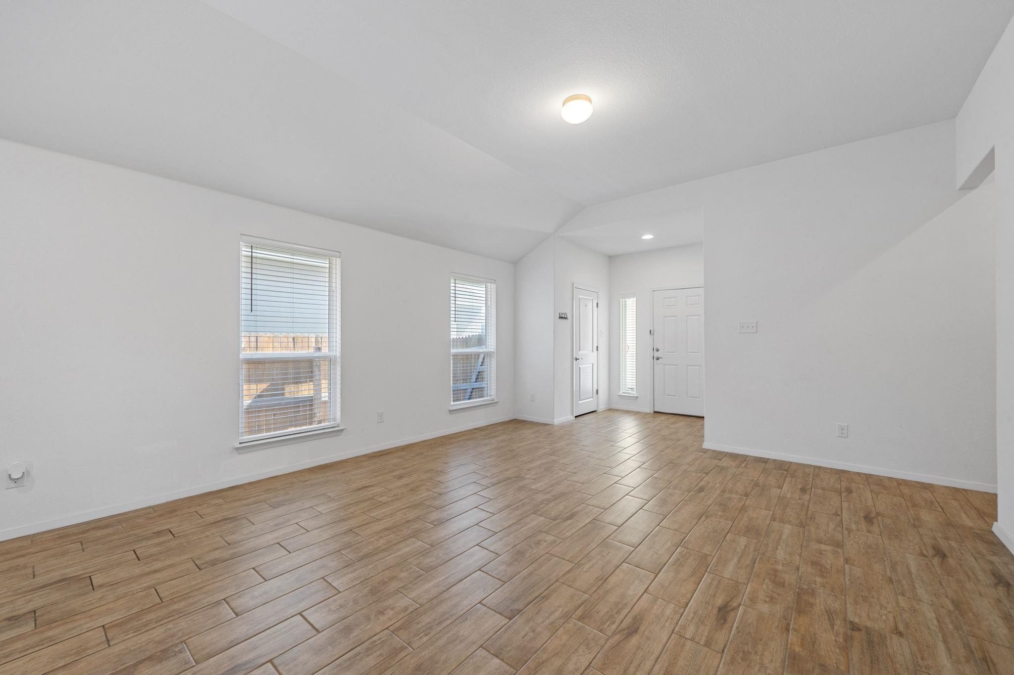 219 Trailside Ln, Bastrop, TX 78602