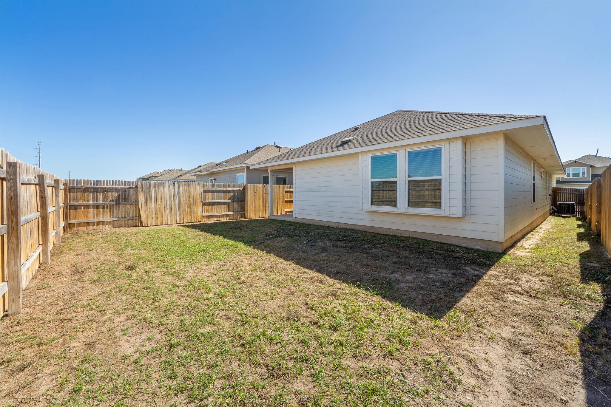 219 Trailside Ln, Bastrop, TX 78602