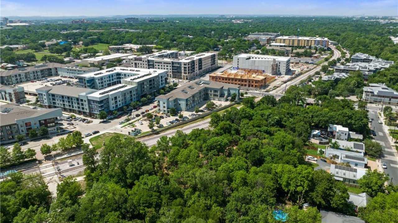 2907 E Martin Luther King Jr Blvd, Austin, TX 78702