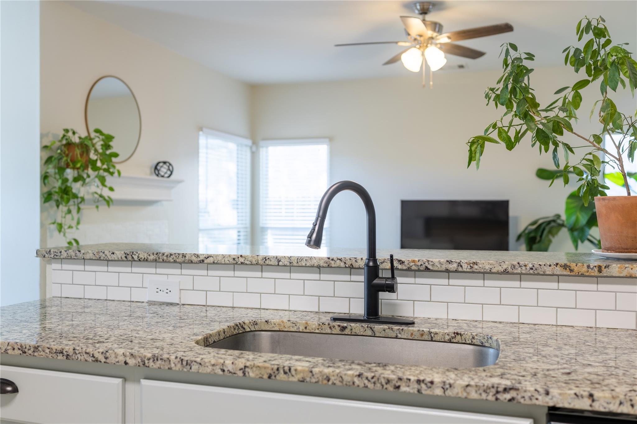 903 Thackeray Ln, Pflugerville, TX 78660