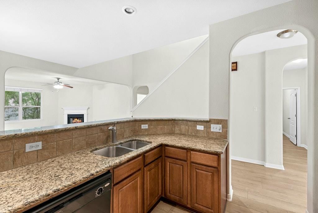 903 Fork Ridge Path, Round Rock, TX 78665