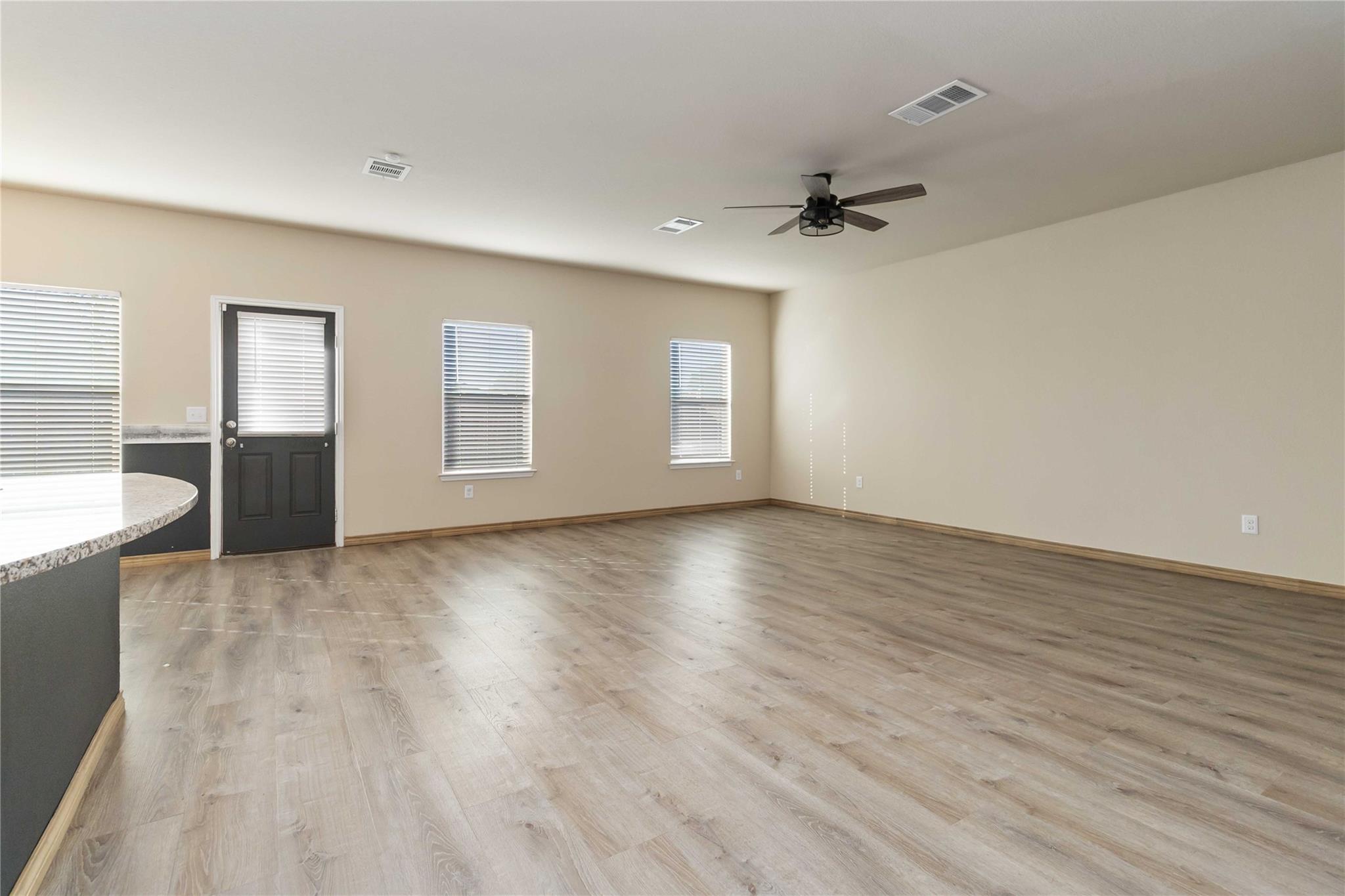 125 Orchard Ln, Kyle, TX 78640