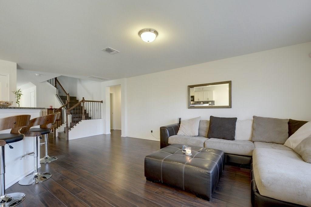 900 Oatmeal Dr, Pflugerville, TX 78660