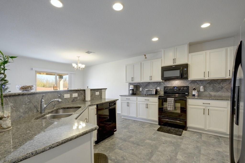 900 Oatmeal Dr, Pflugerville, TX 78660