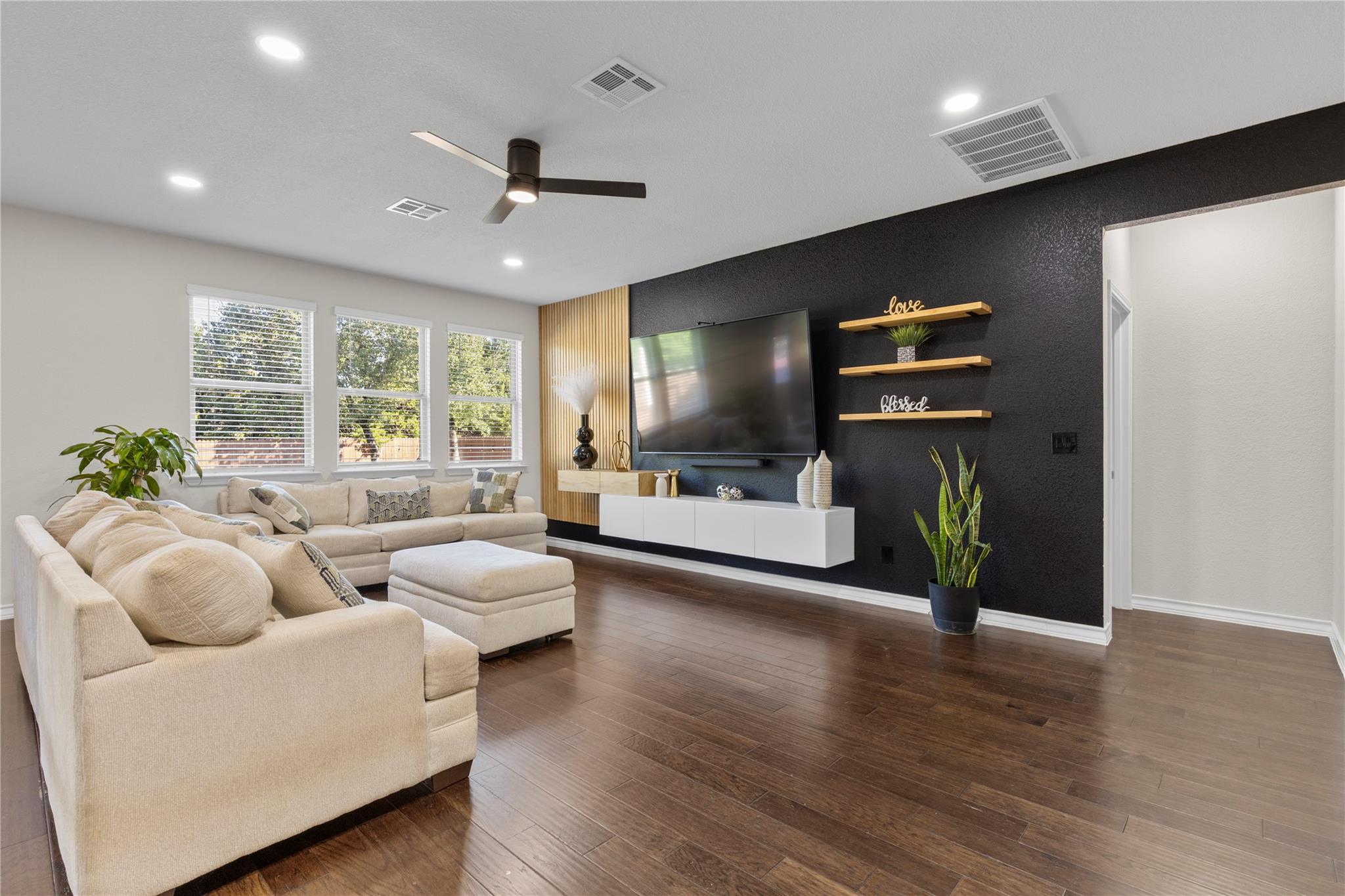 501 LIMESTONE Rd, Liberty Hill, TX 78642