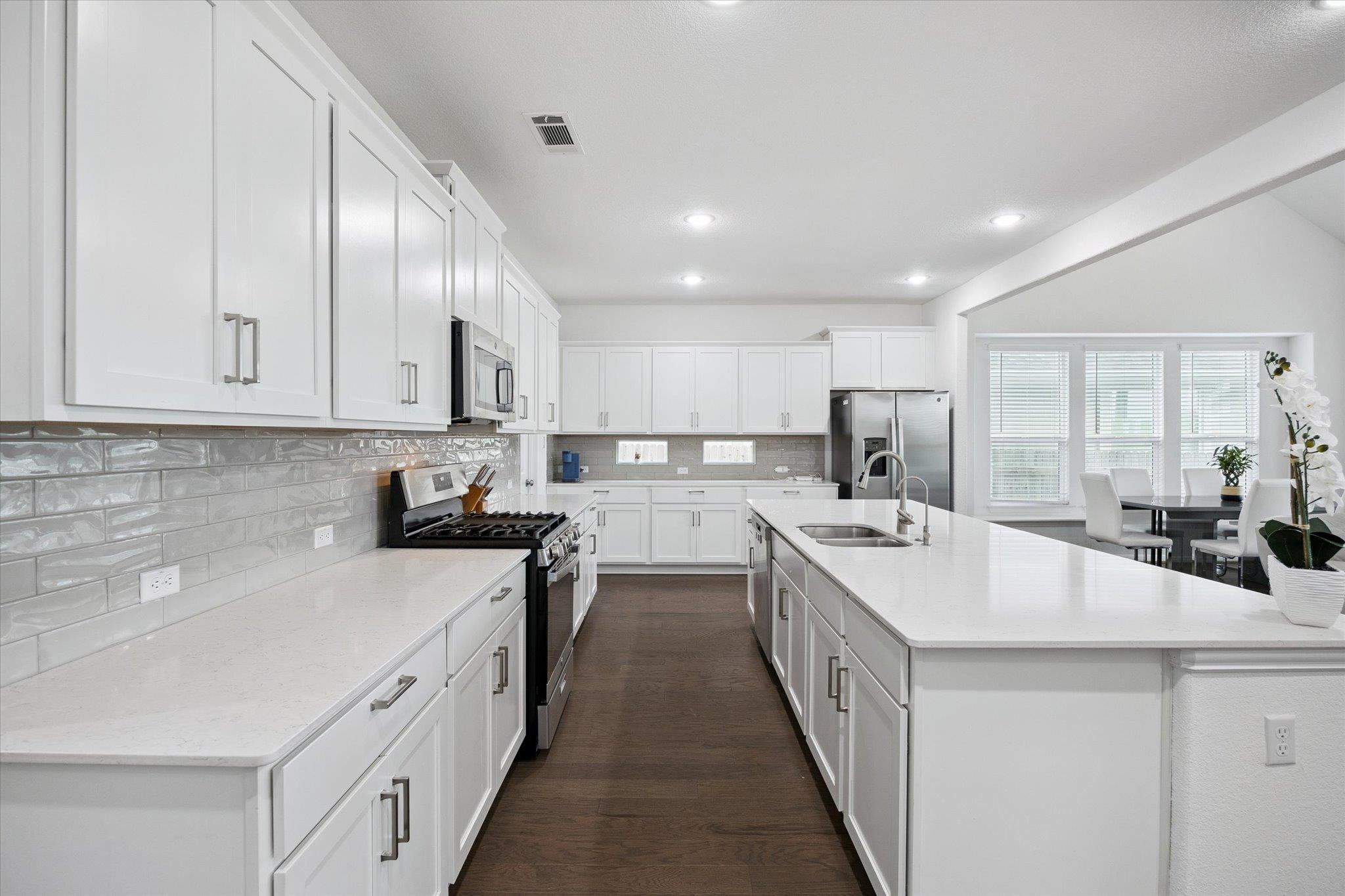 209 Crimson Rose Ct, Liberty Hill, TX 78642