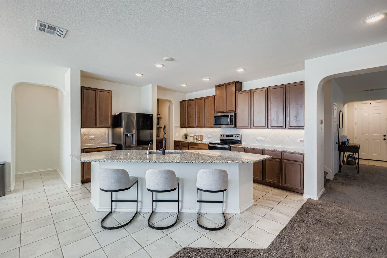 295 Kat Garnet Dr, Kyle, TX 78640