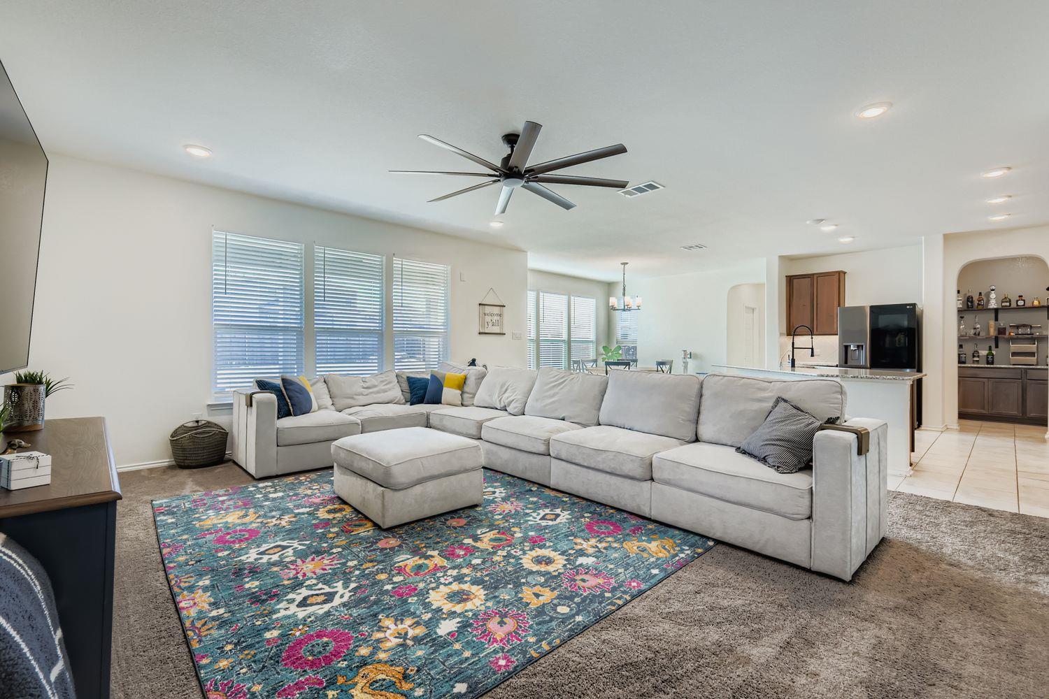 295 Kat Garnet Dr, Kyle, TX 78640