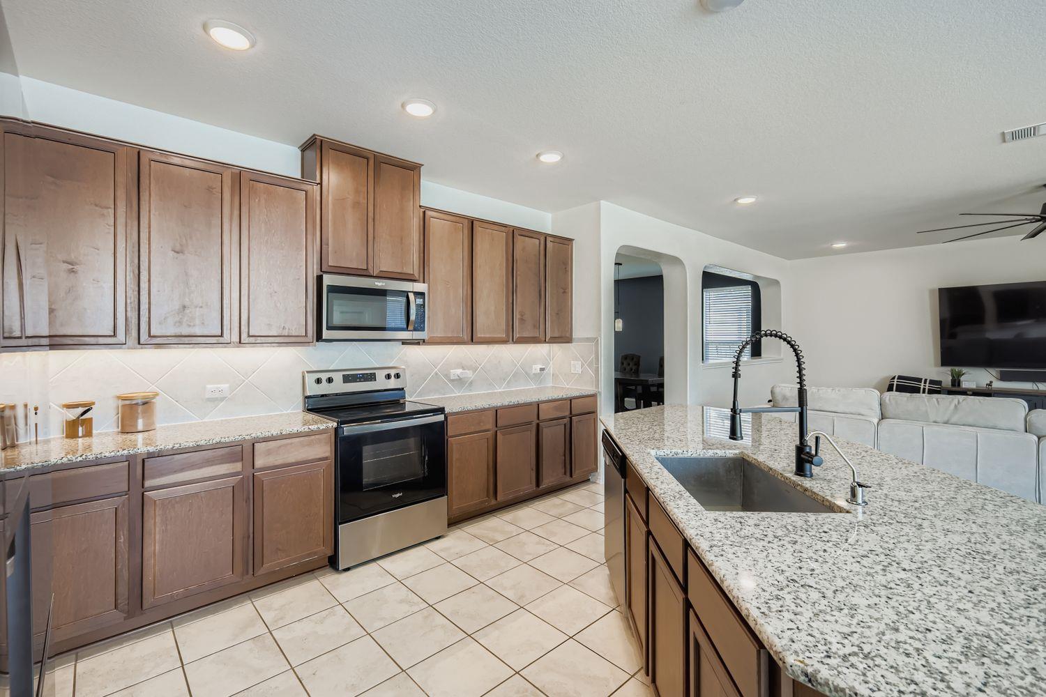 295 Kat Garnet Dr, Kyle, TX 78640