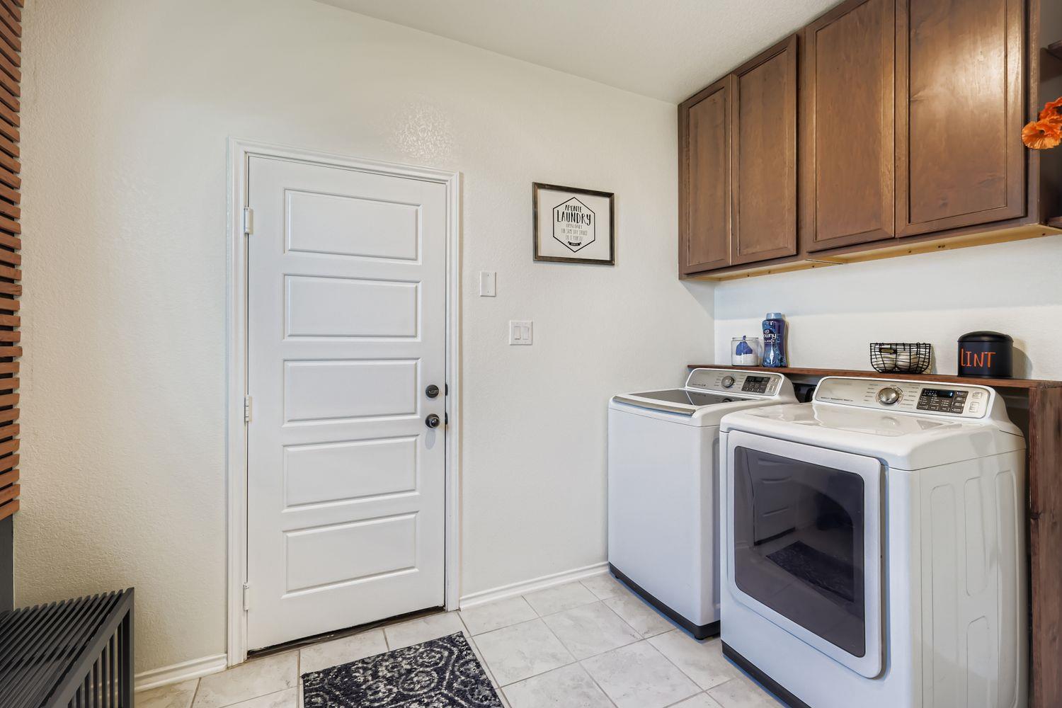 295 Kat Garnet Dr, Kyle, TX 78640