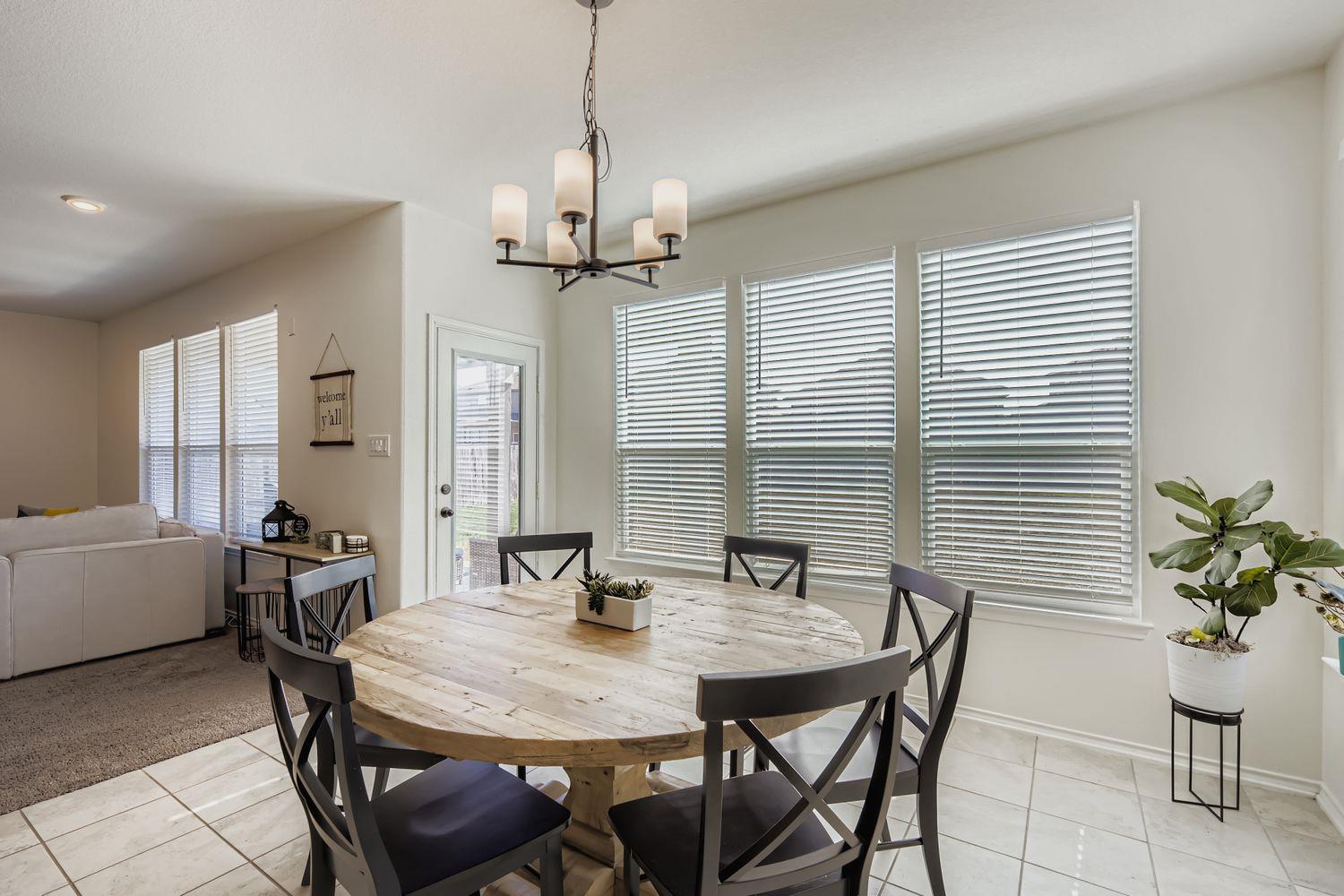 295 Kat Garnet Dr, Kyle, TX 78640