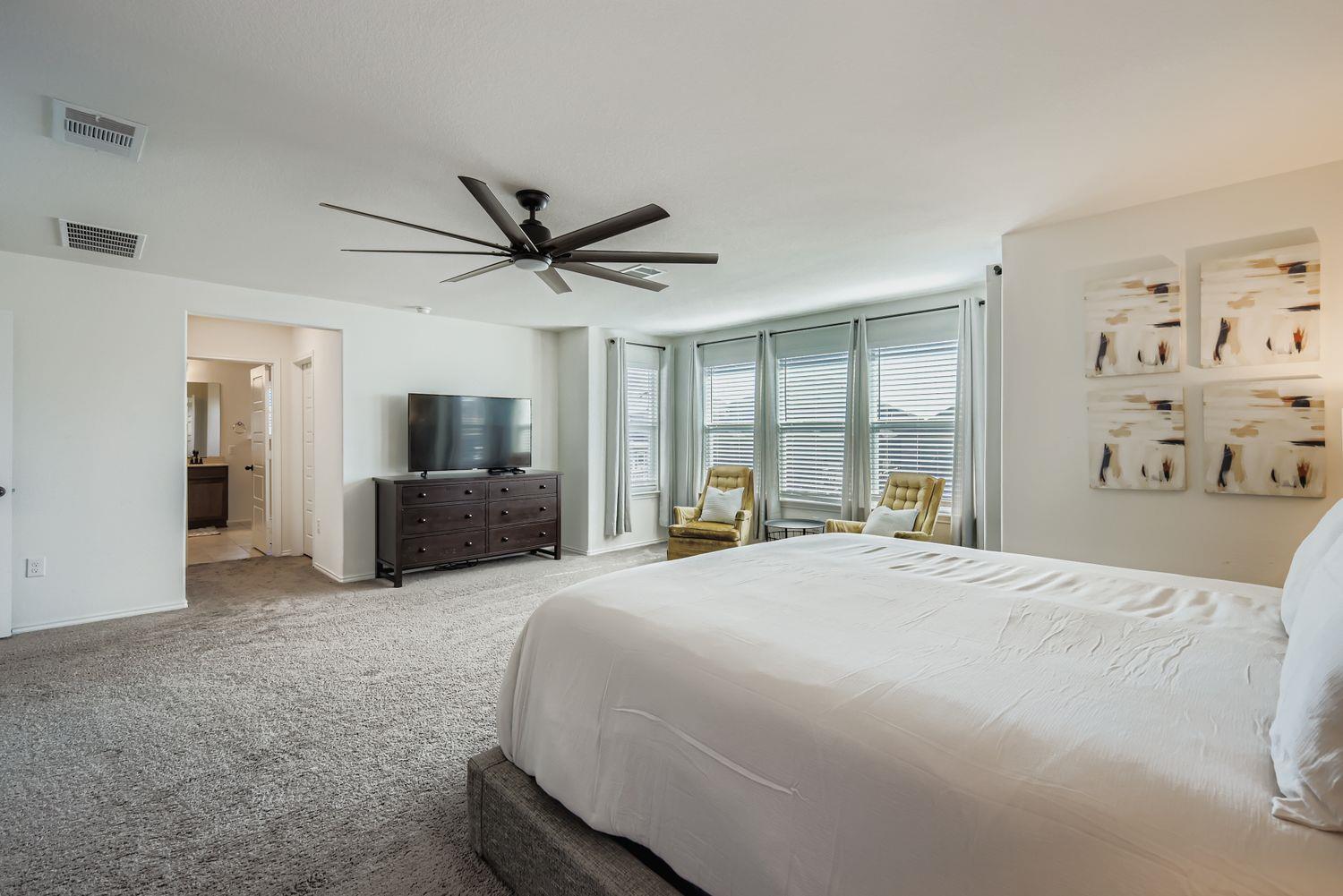 295 Kat Garnet Dr, Kyle, TX 78640