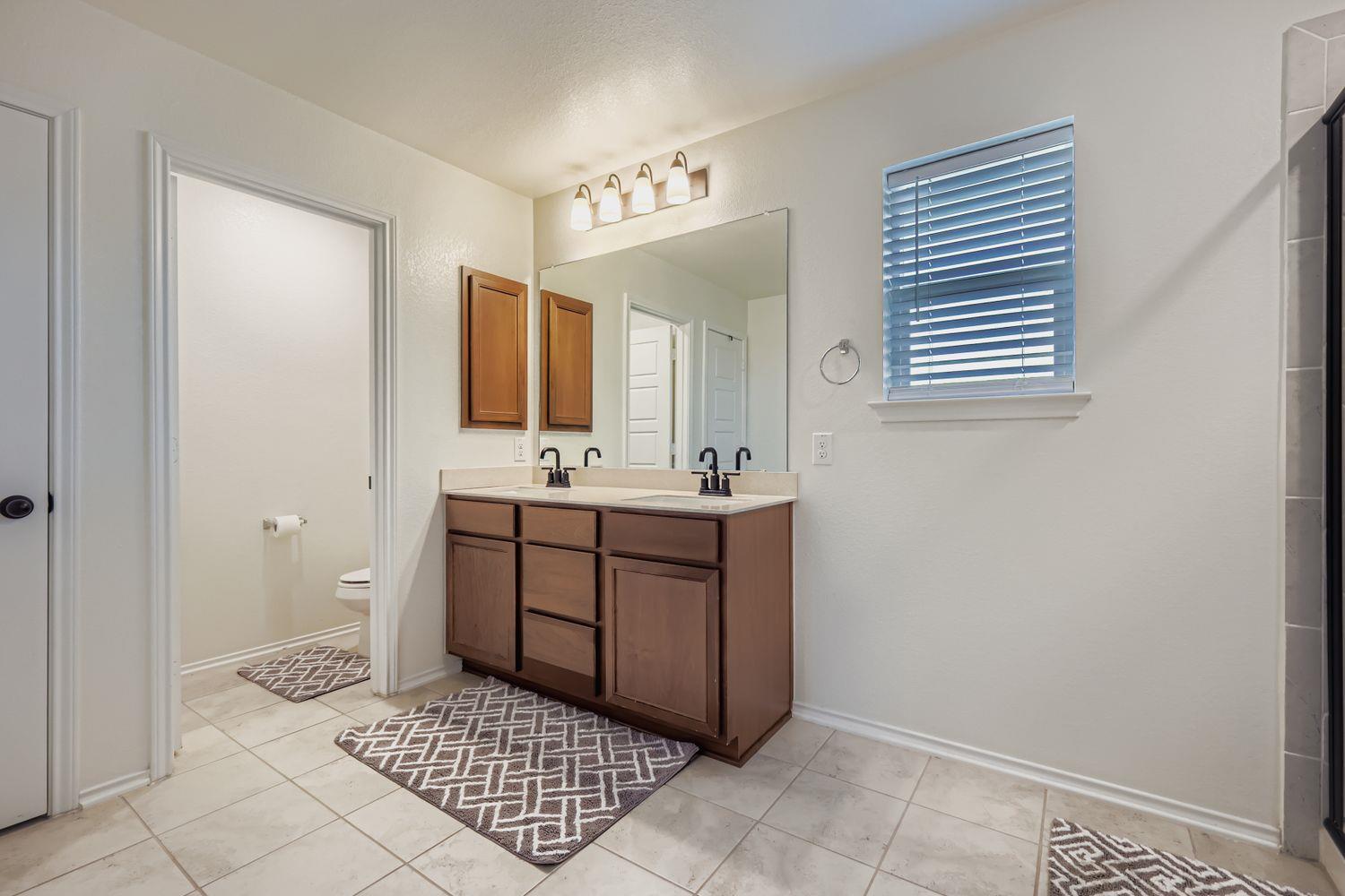 295 Kat Garnet Dr, Kyle, TX 78640