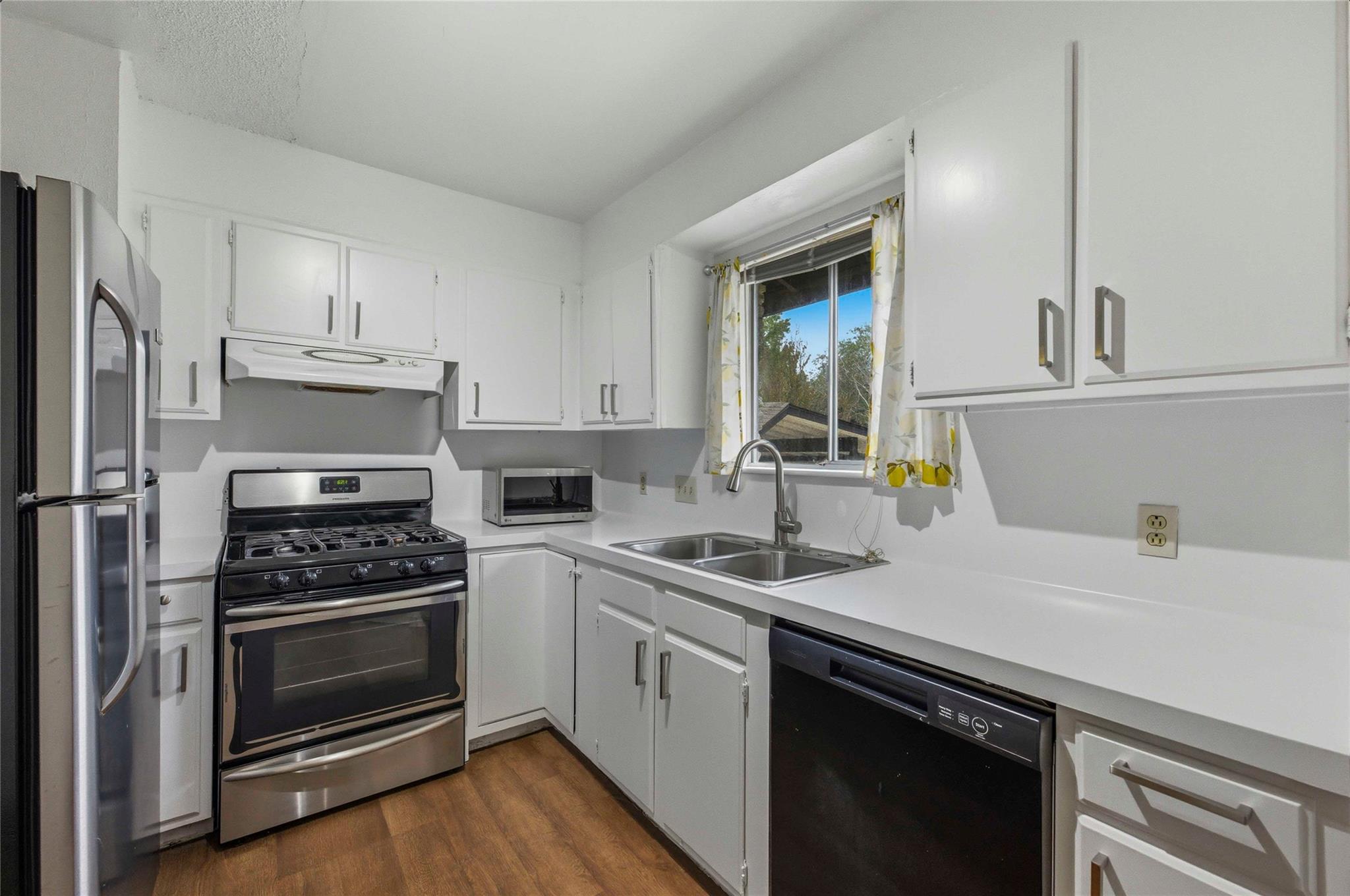 1706 Elmhurst Dr # A, Austin, TX 78741