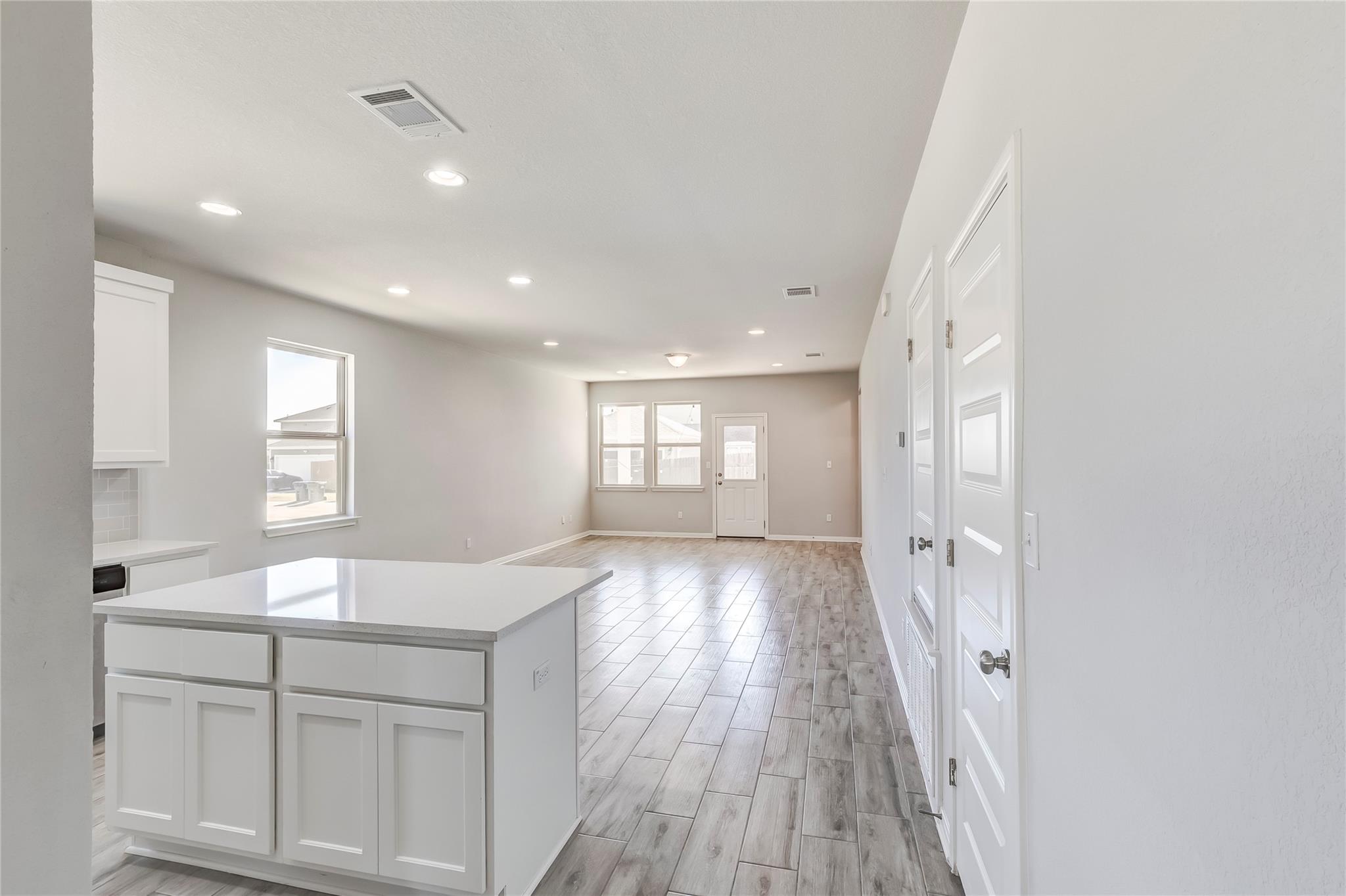 2533 Pecan Island Dr, Leander, TX 78641