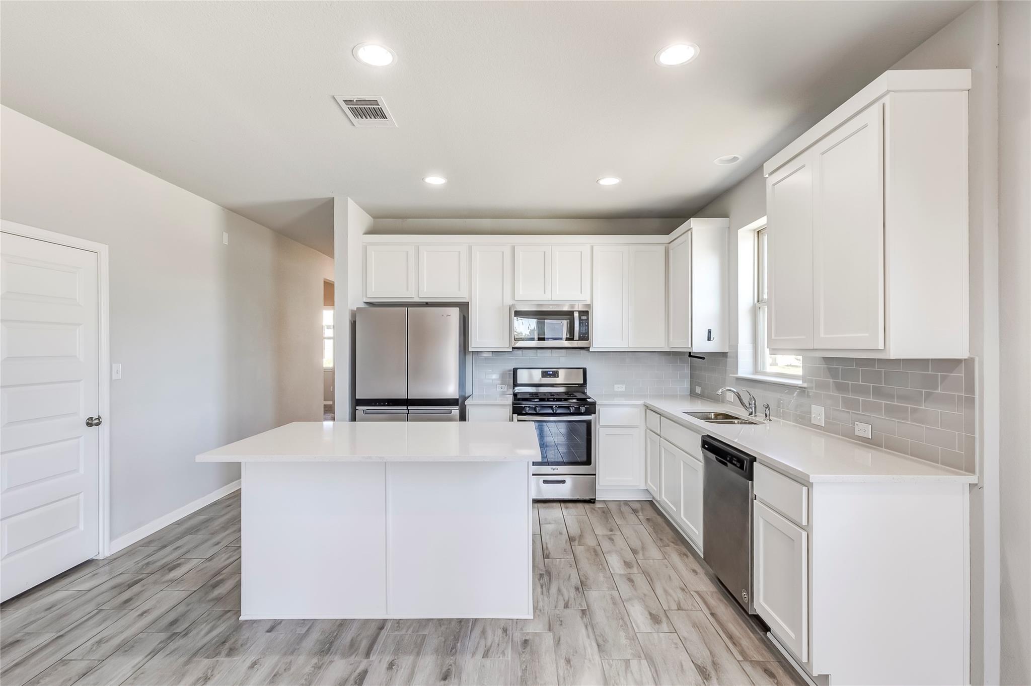 2533 Pecan Island Dr, Leander, TX 78641