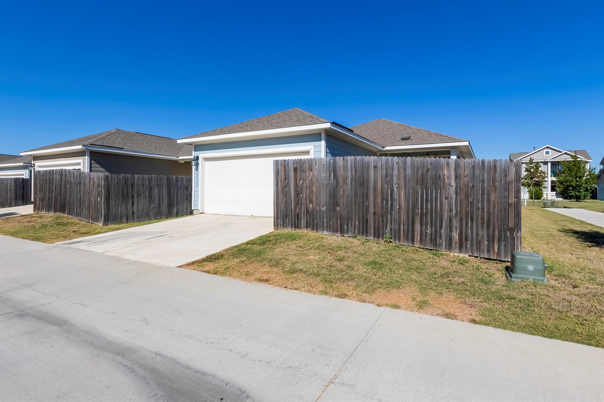 2533 Pecan Island Dr, Leander, TX 78641