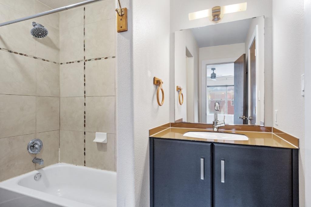 1101 Grove Blvd # 206, Austin, TX 78741