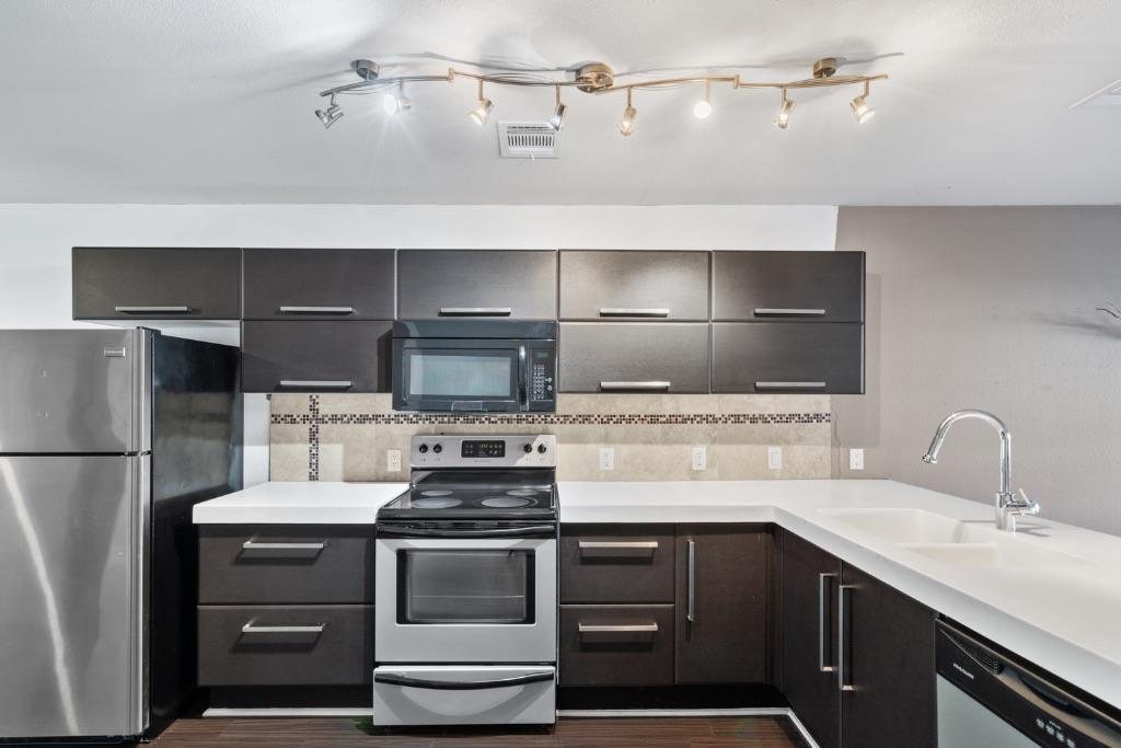 1101 Grove Blvd # 206, Austin, TX 78741