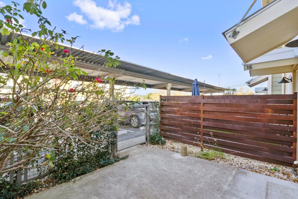 1101 Grove Blvd # 206, Austin, TX 78741