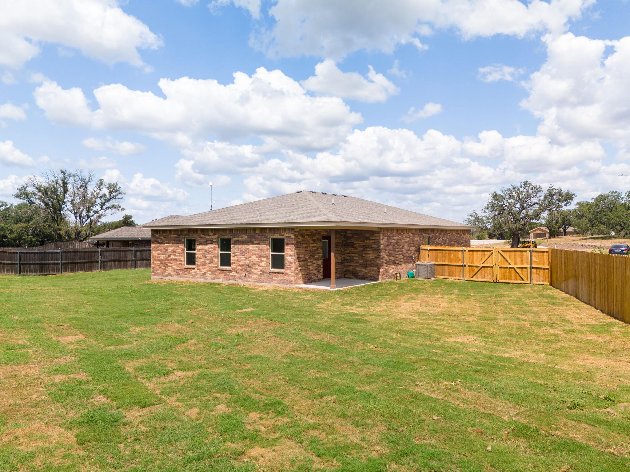 828 Elijah Ln, Lampasas, TX 76550