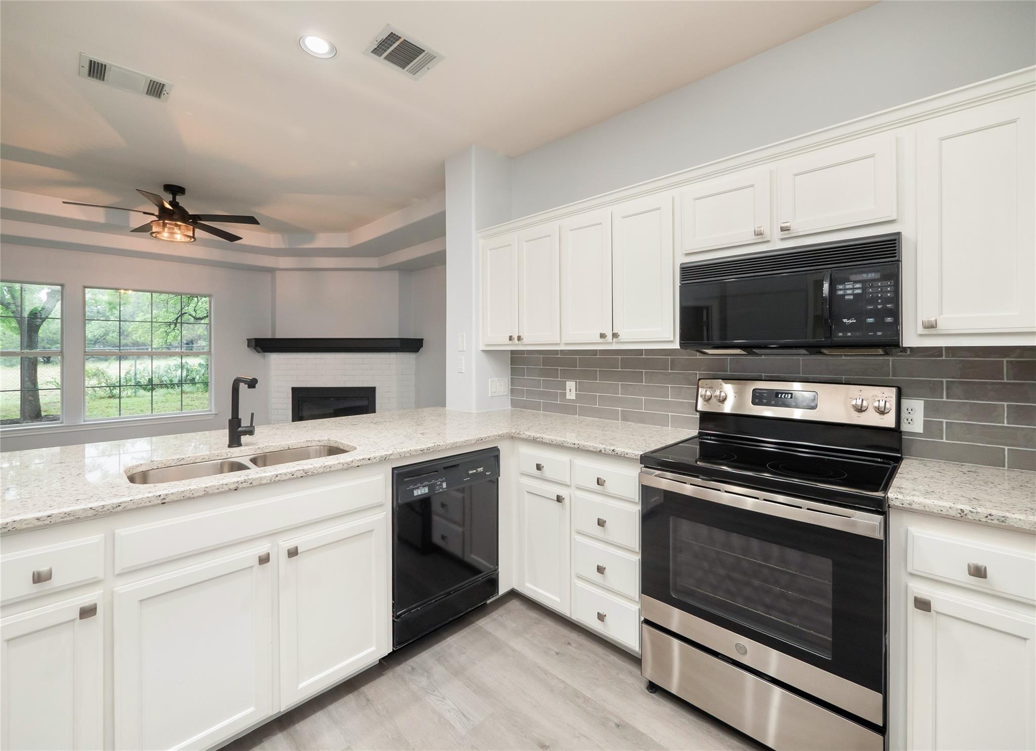 2312 Mac Arthur Ave, Lago Vista, TX 78645