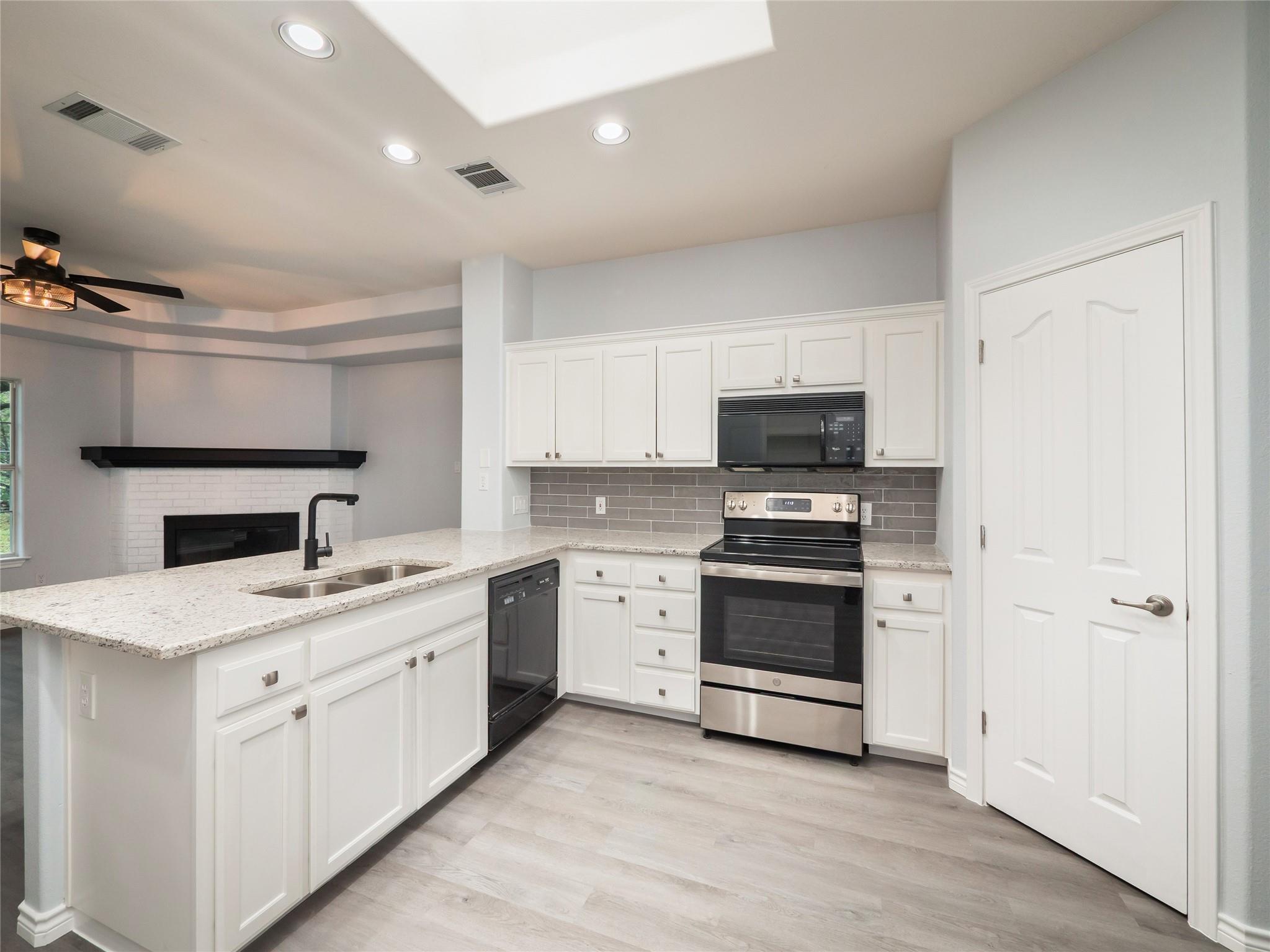 2312 Mac Arthur Ave, Lago Vista, TX 78645