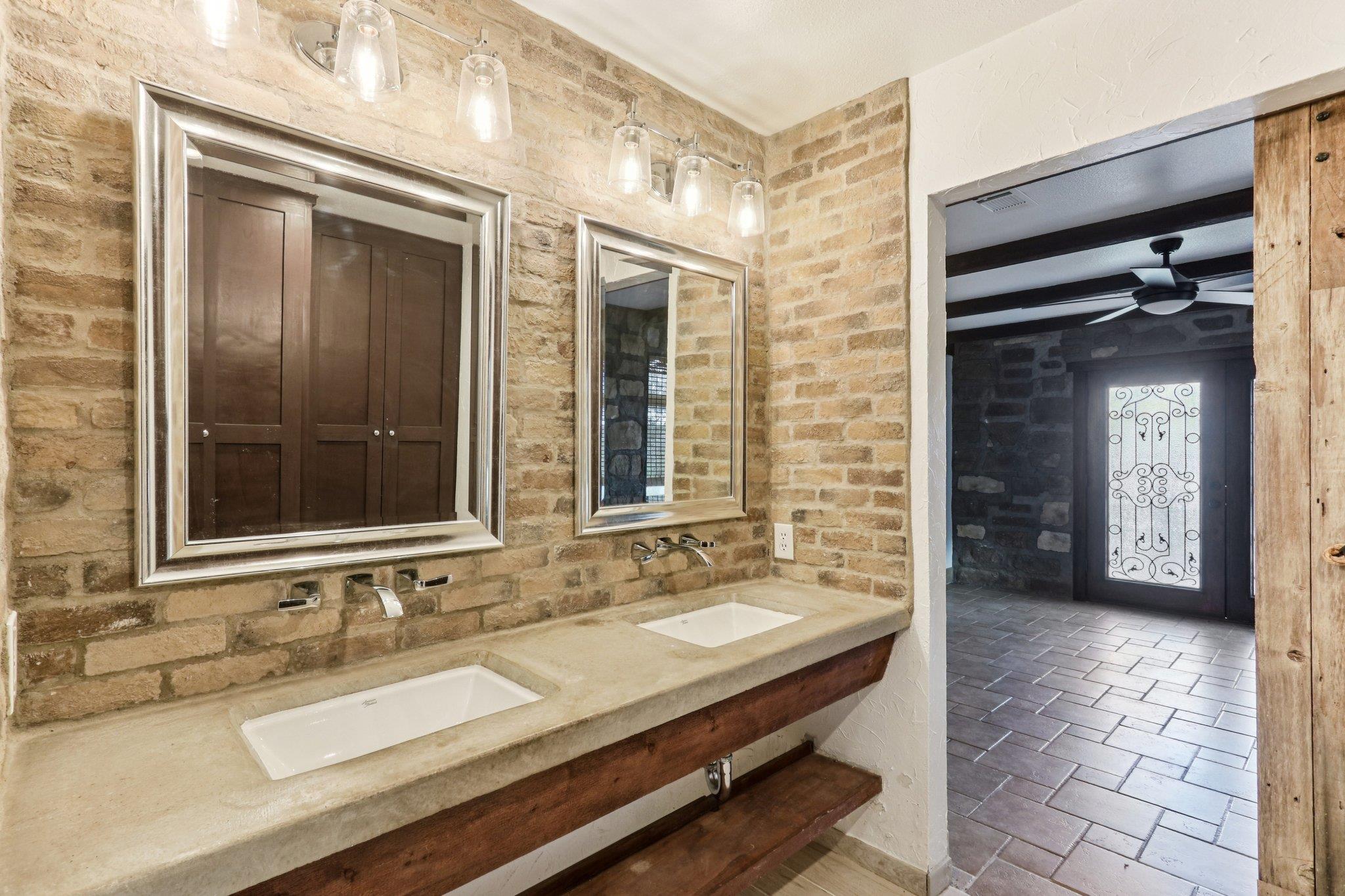 24369-2 Bingham Creek Rd # 12, Leander, TX 78641