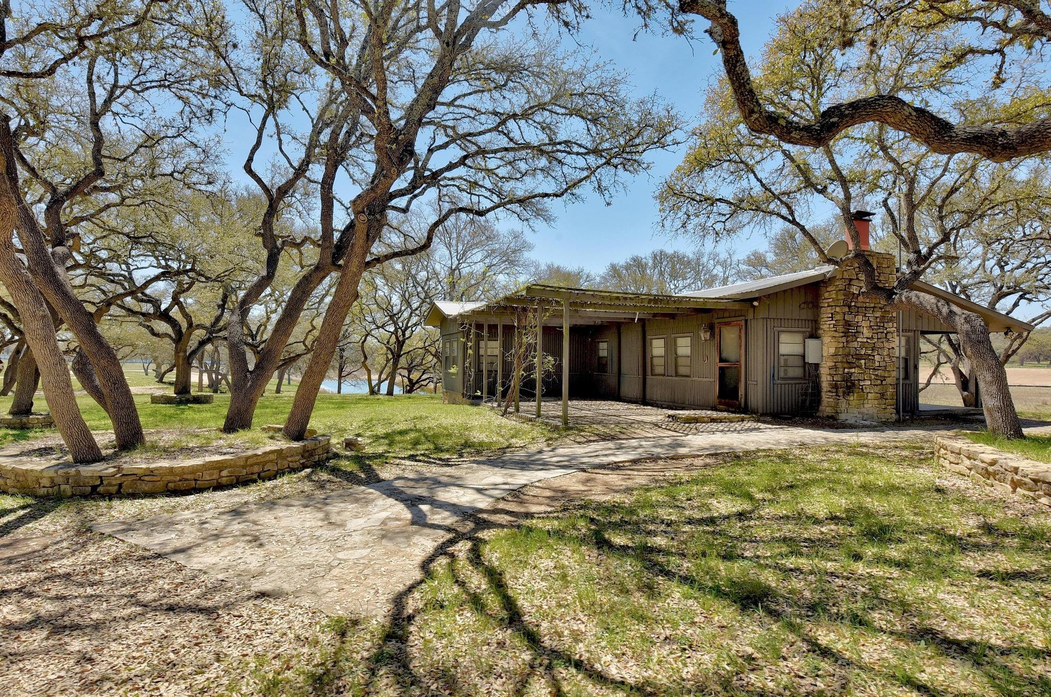 112 Bell Hill Dr, Dripping Springs, TX 78620