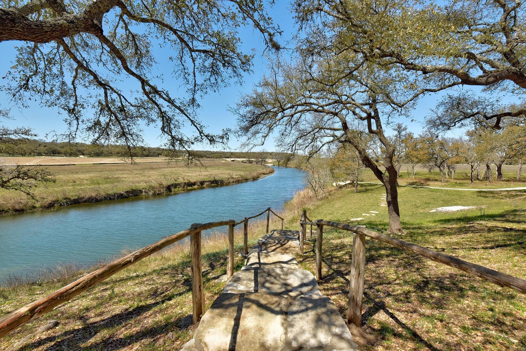 112 Bell Hill Dr, Dripping Springs, TX 78620