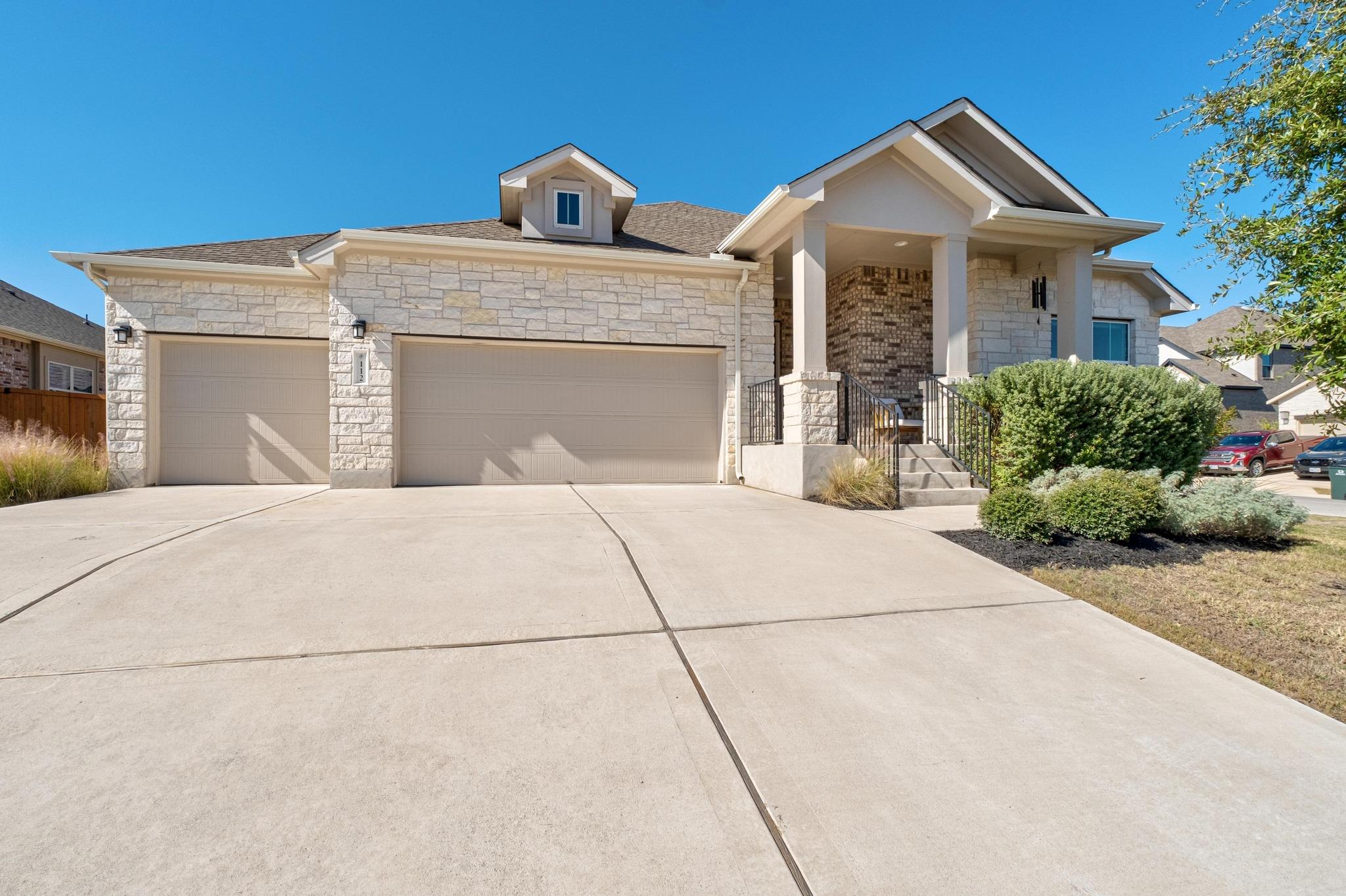 112 Bell Hill Dr, Dripping Springs, TX 78620