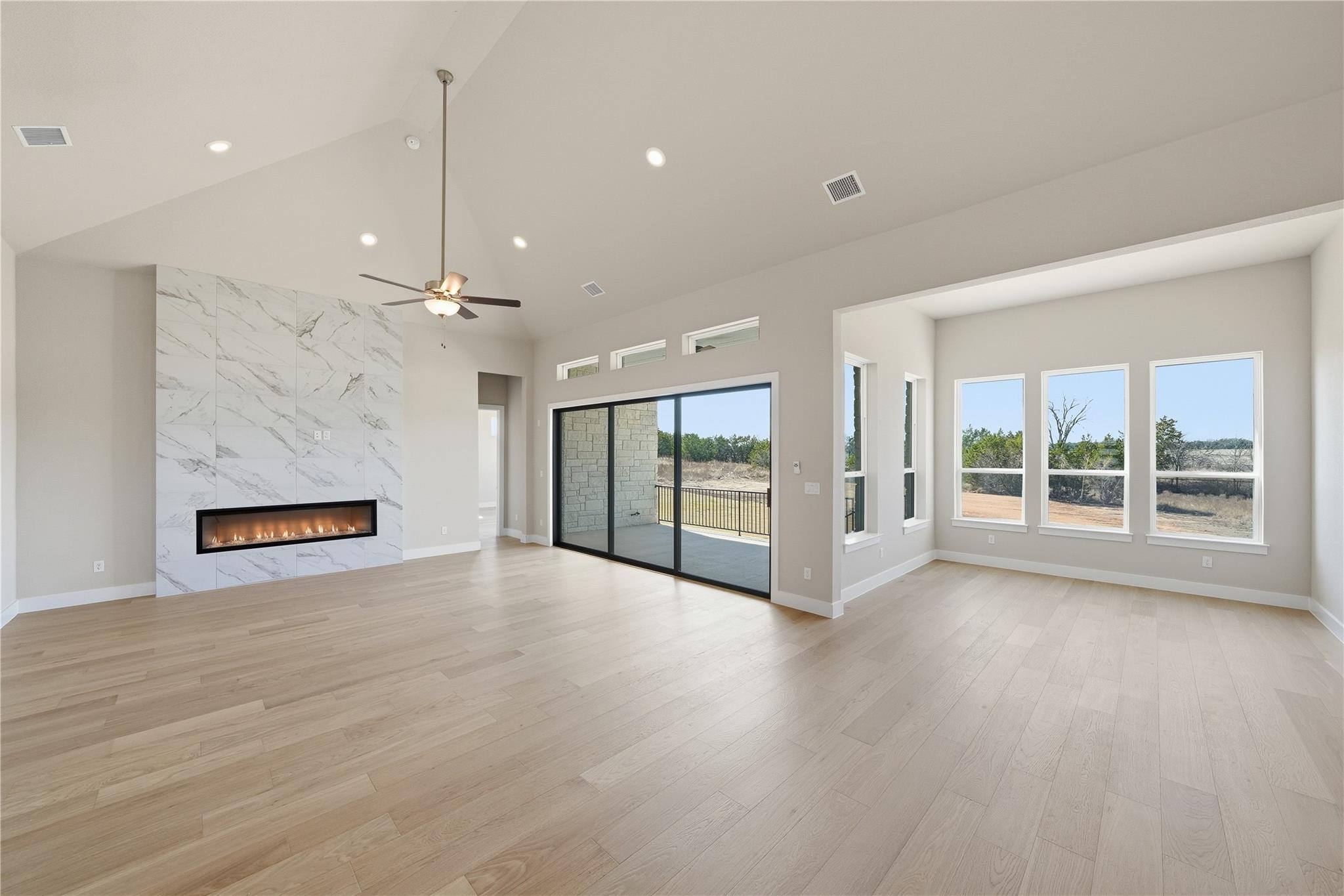 1209 Doelling Dr, Florence, TX 76527