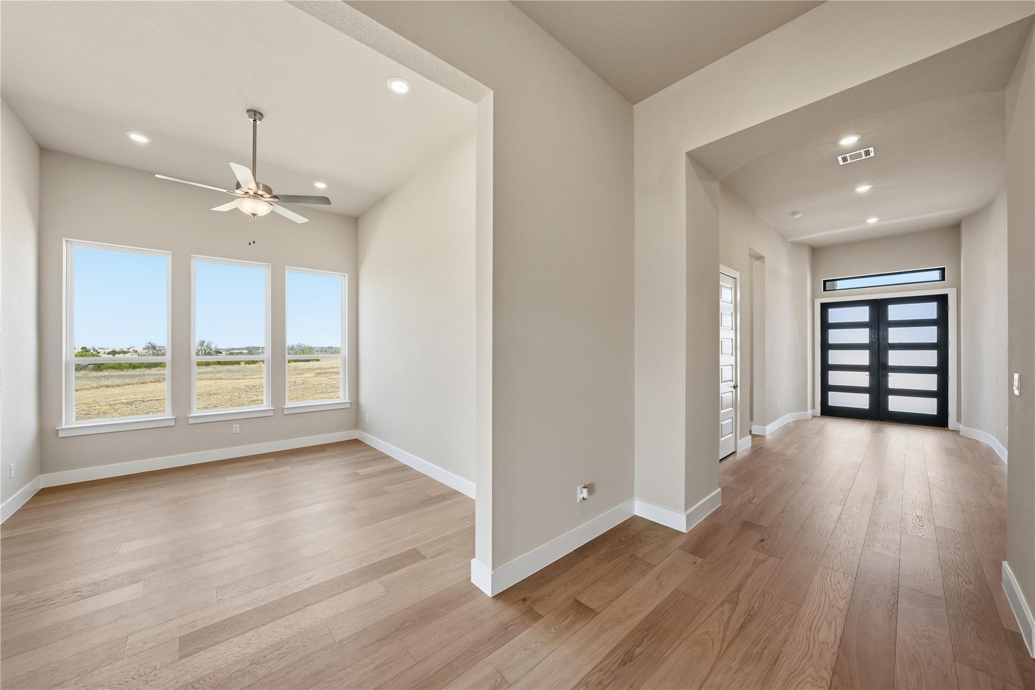 1209 Doelling Dr, Florence, TX 76527