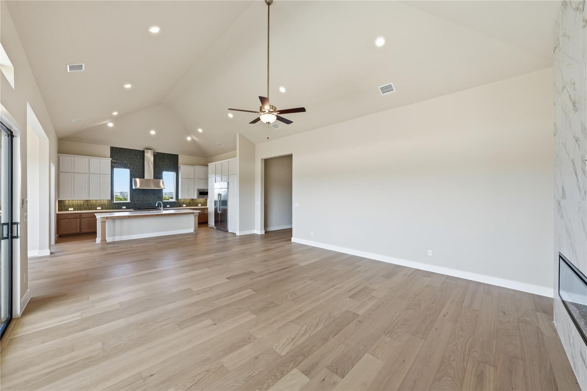 1209 Doelling Dr, Florence, TX 76527