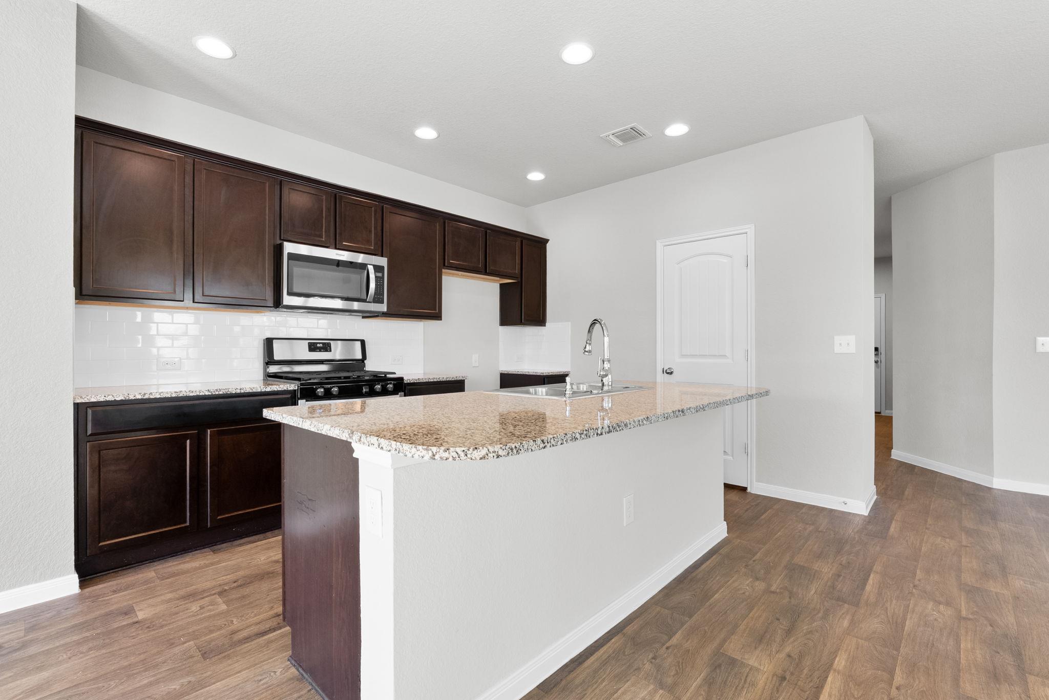 124 Harlan Dr, Hutto, TX 78634