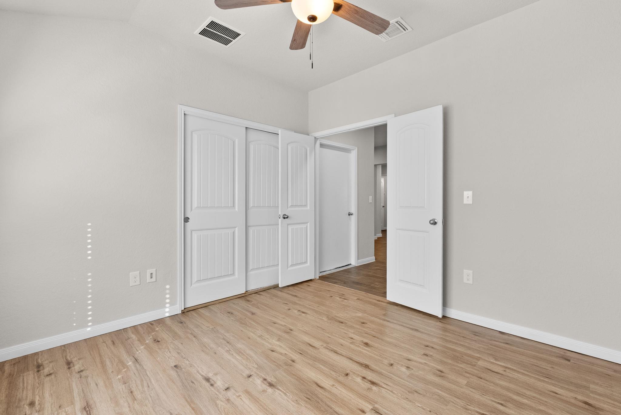 124 Harlan Dr, Hutto, TX 78634