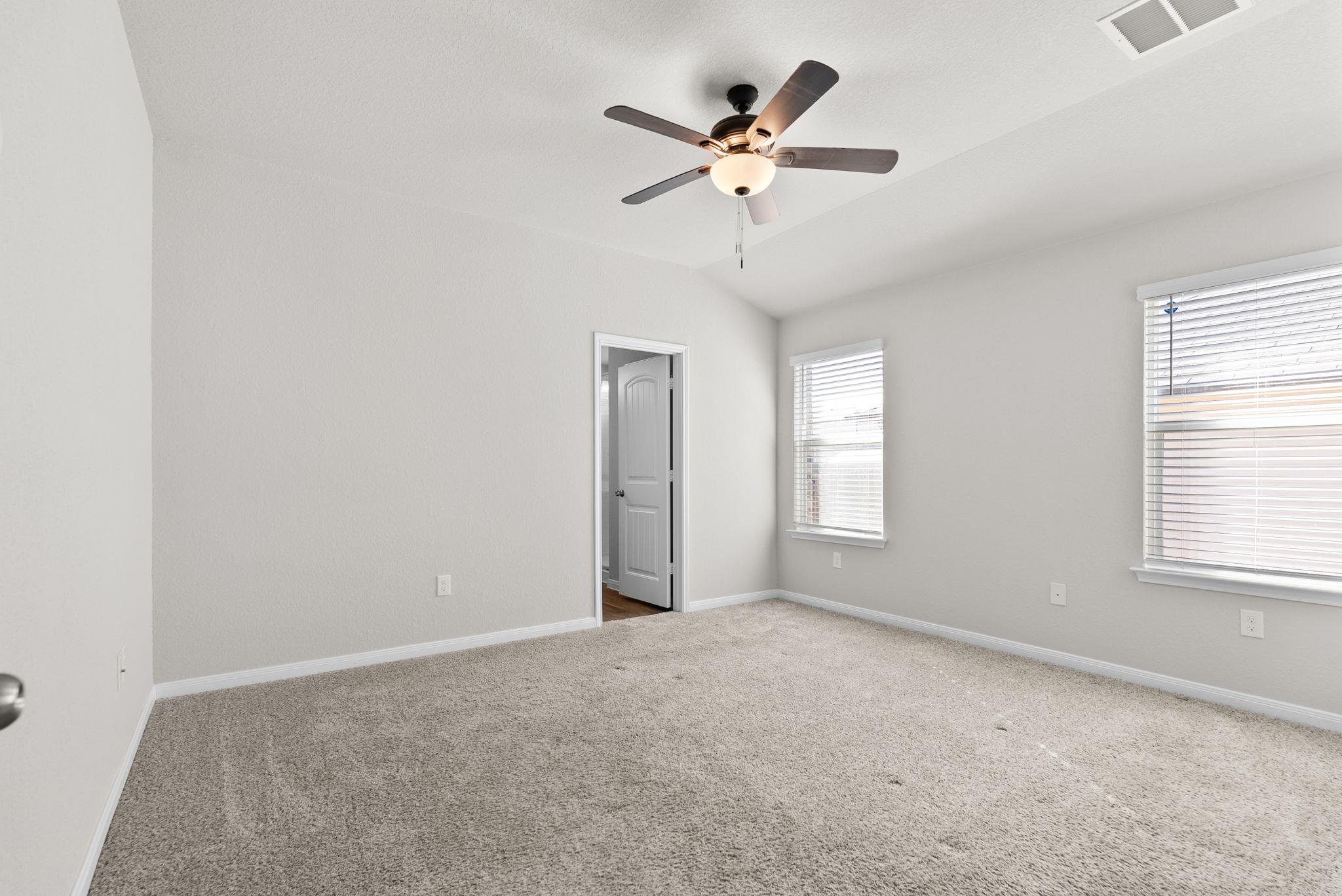 124 Harlan Dr, Hutto, TX 78634