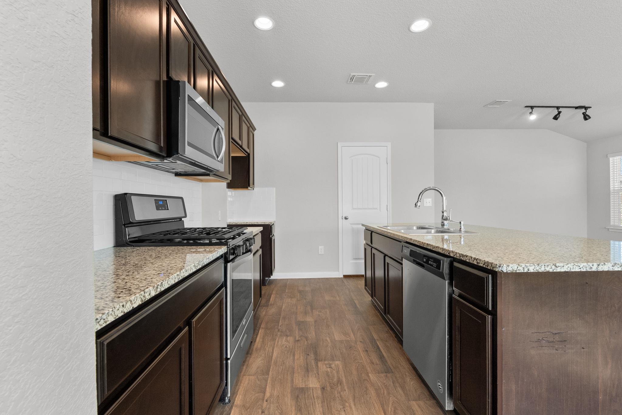 124 Harlan Dr, Hutto, TX 78634